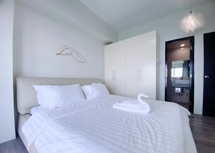 Luxury 2br Retreat Next To Okada Solaire Casino Moa Airsports Apartment
