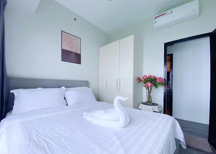 Luxury 2br Retreat Next To Okada Solaire Casino Moa Airsports Manila