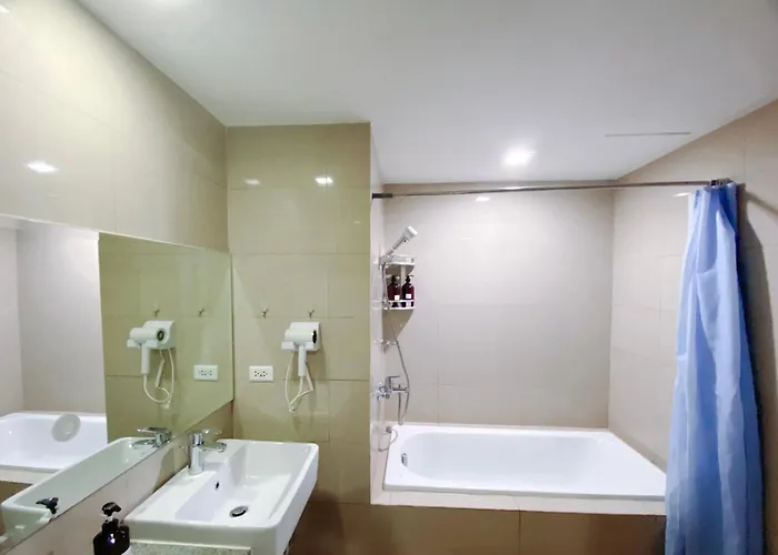 Luxury 2br Retreat Next To Okada Solaire Casino Moa Airsports *